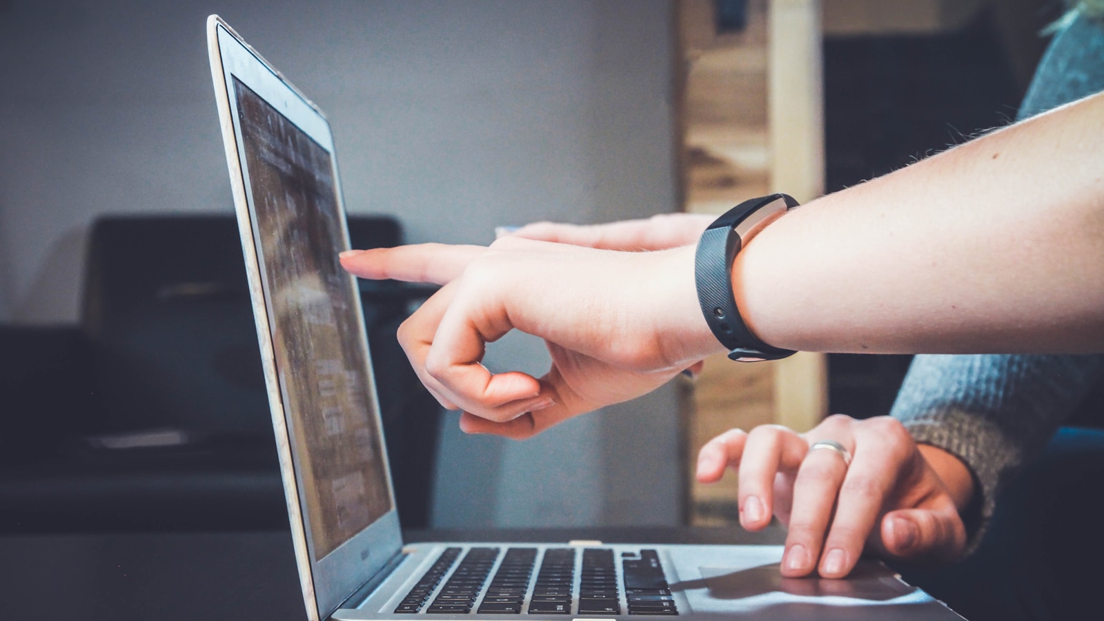 How to Use Prompt Engineering for Software Development and Code Reviews