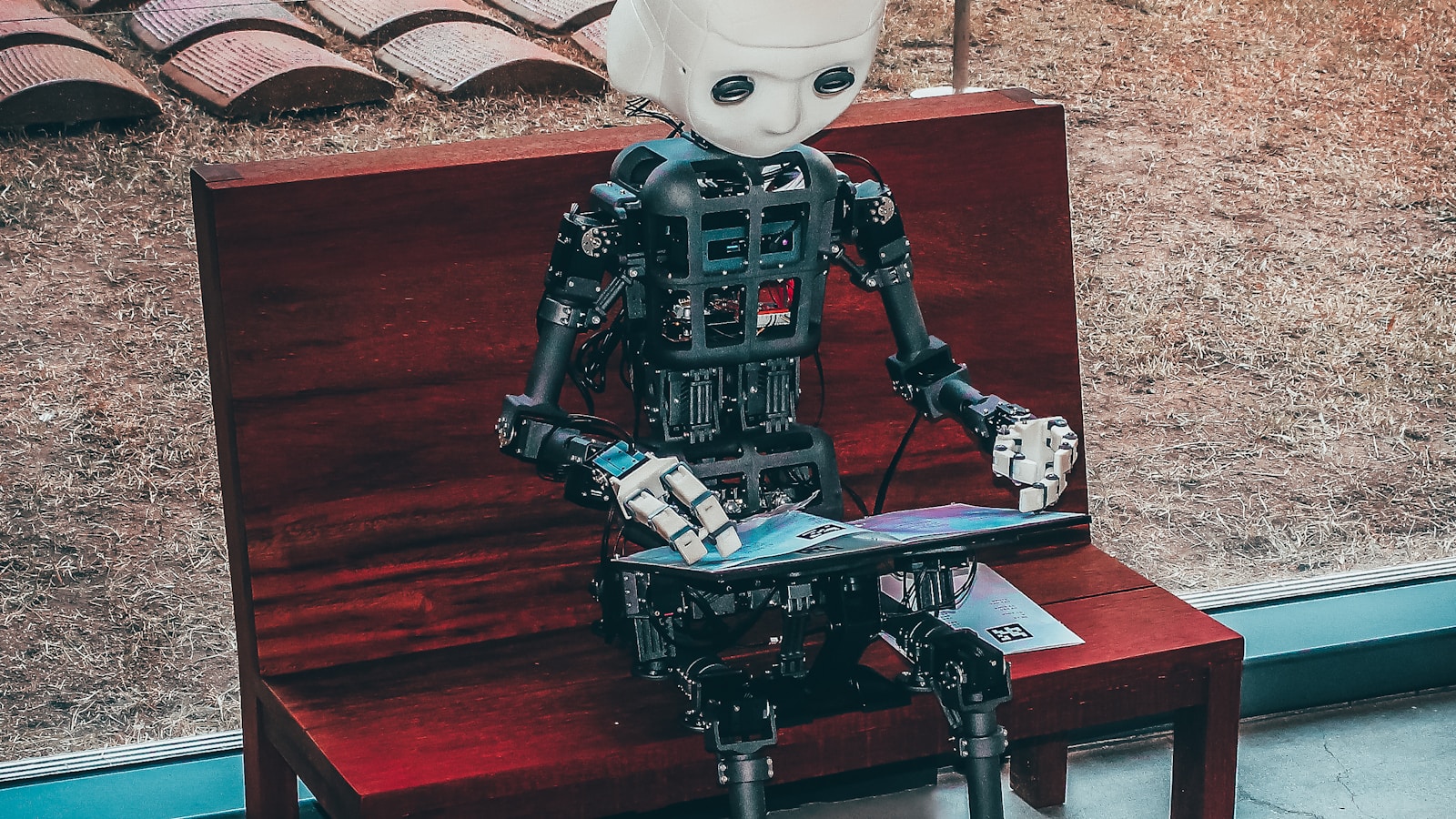 Microsoft Copilot Everywhere: Opportunity or Commodity Threat for Software Vendors?